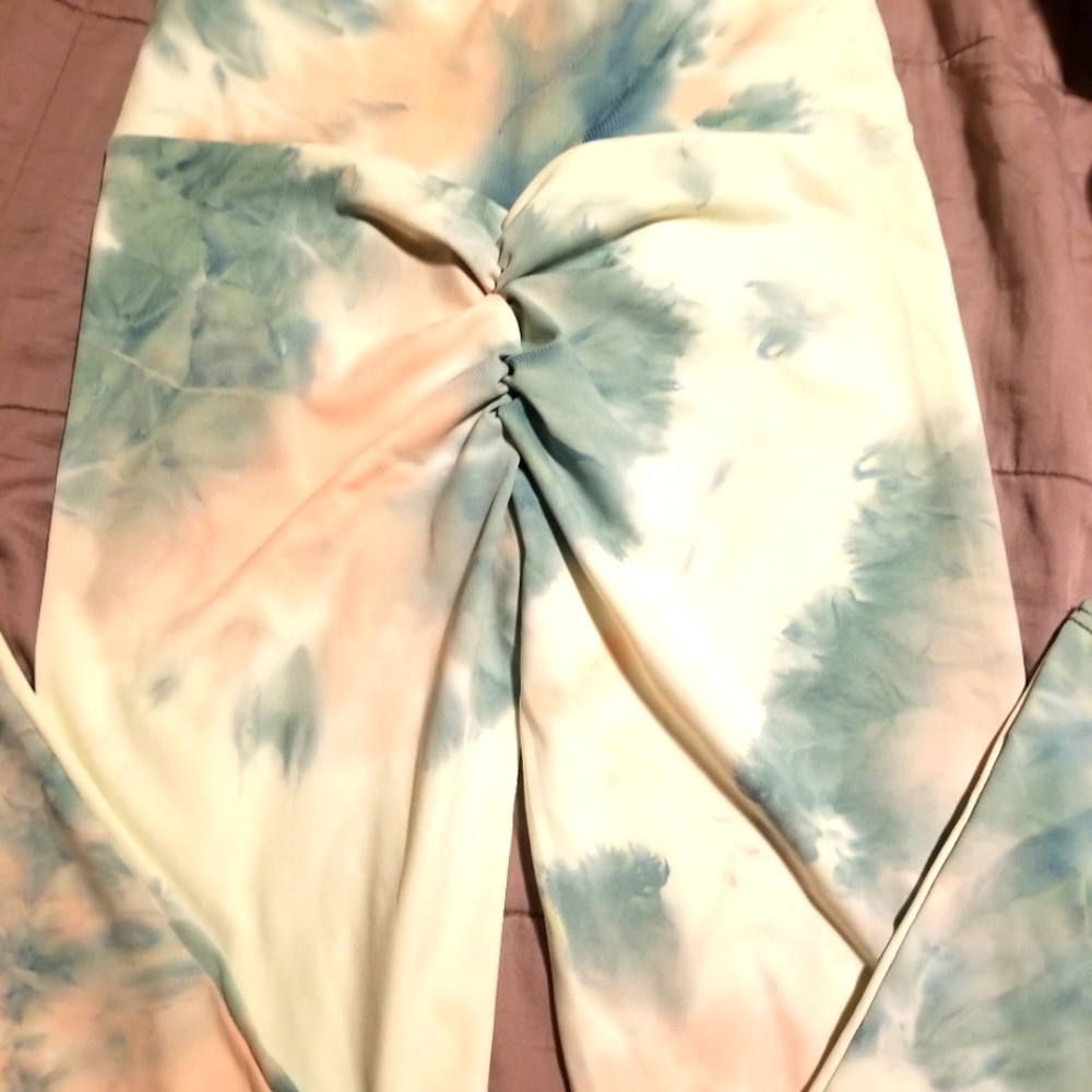 Stylish, modern Leggings